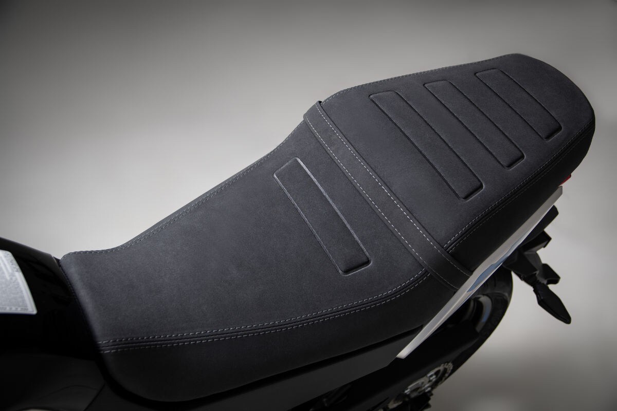 CFMoto 300CL-X Heritage: neo retrò per tutti